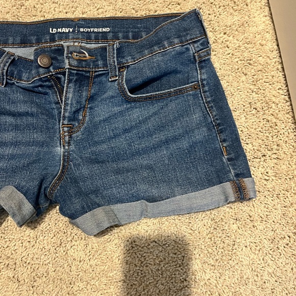 Old Navy Boyfriend Jean Shorts size 2 - Picture 2 of 5